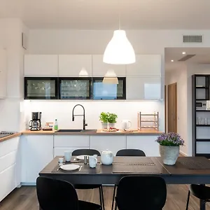 Apartament Shortstaypoland Kolejowa, Warszawa